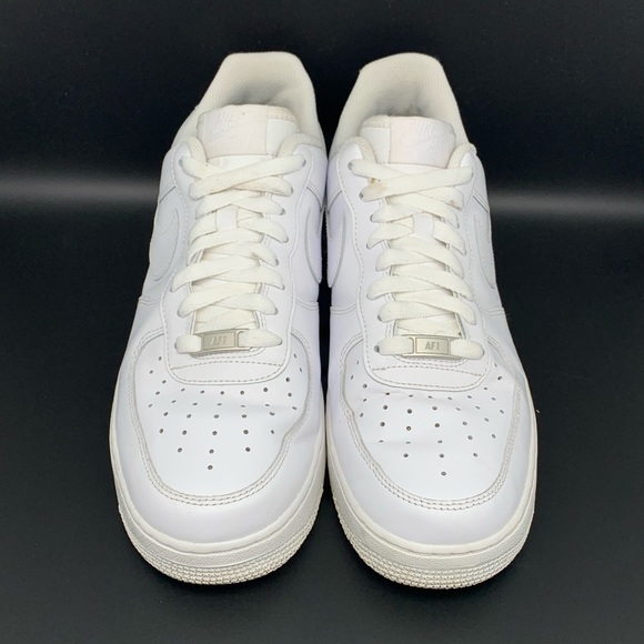 Nike Air Force 1s ‘07 Triple White Men’s Sz 10.5 - Picture 2 of 11